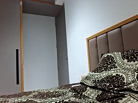 Vince-18 online show from 10-23-25, 04:39