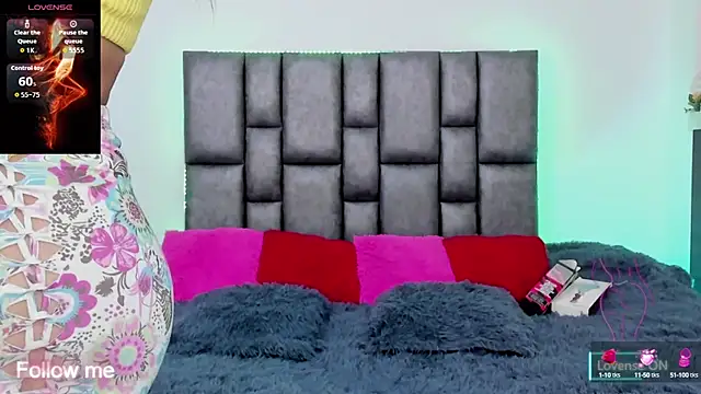 miaroberts69 online show from 10-08-25, 11:57