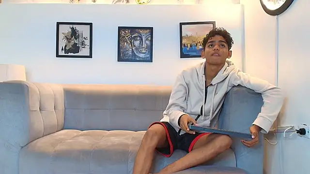 TWINKS FRIENDS online show from 05-27-26, 01:19