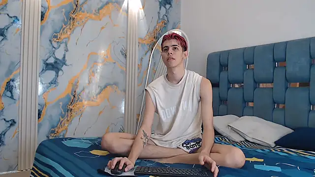 TWINKS FRIENDS online show from 05-31-26, 05:26