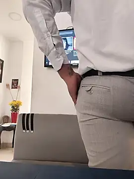 Hiroshi Shen online show from 04-19-26, 12:37