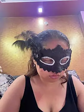 Iampriyaaa15 online show from 07-08-26, 06:40