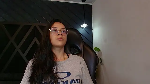 zoe martins  online show from 03-26-26, 05:18