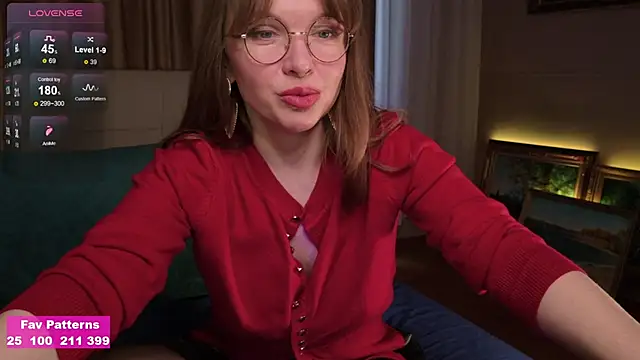 Snapshot of IkonaDidi chatting on 11-16-25, 05:24 IkonaDidi online show from 11-16-25, 05:24