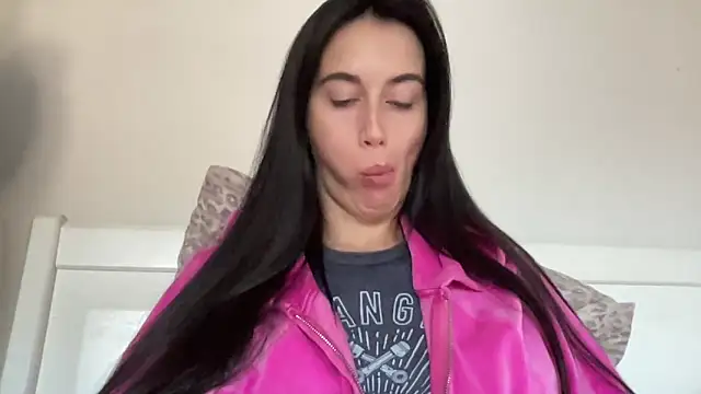 Snapshot of Talyo19 chatting on 11-01-25, 12:51 Talyo19 online show from 11-01-25, 12:51