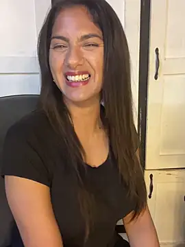 chicachocolate01 online show from 09-30-25, 03:55