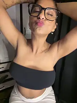 chicachocolate01 online show from 11-14-25, 03:38