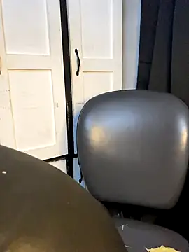 chicachocolate01 online show from 11-23-25, 07:19