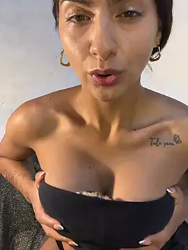 chicachocolate01 online show from 02-20-26, 02:19