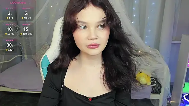 Snapshot of EmilyChaves chatting on 04-14-26, 06:30 EmilyChaves online show from 04-14-26, 06:30