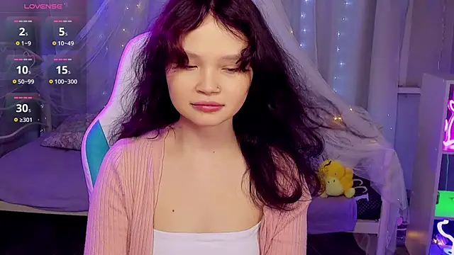 Snapshot of EmilyChaves chatting on 04-15-26, 07:37 EmilyChaves online show from 04-15-26, 07:37