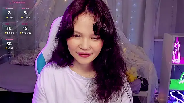 Snapshot of EmilyChaves chatting on 04-16-26, 06:14 EmilyChaves online show from 04-16-26, 06:14
