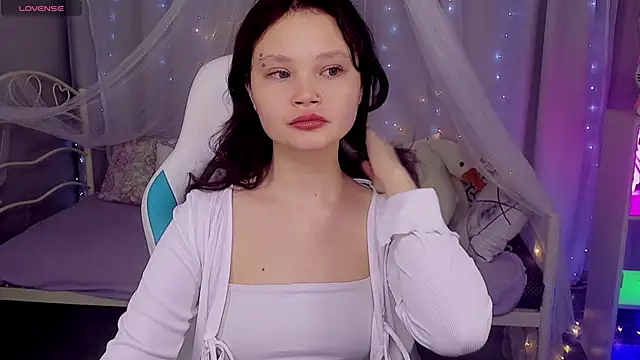 Snapshot of EmilyChaves chatting on 05-12-26, 07:38 EmilyChaves online show from 05-12-26, 07:38