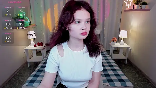Snapshot of EmilyChaves chatting on 05-19-26, 08:20 EmilyChaves online show from 05-19-26, 08:20