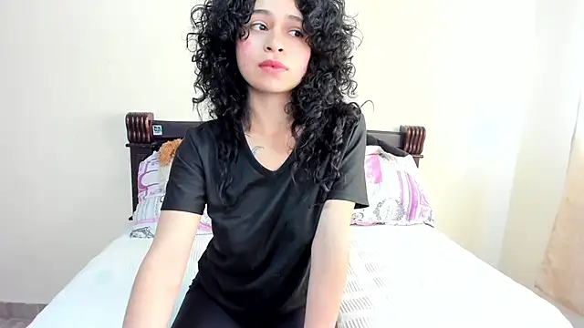 Snapshot of _hesttia chatting on 09-15-25, 07:14  hesttia online show from 09-15-25, 07:14