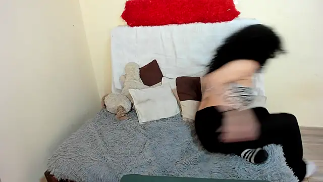  hesttia online show from 11-18-25, 07:29