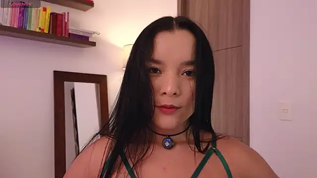 Snapshot of Evelyn__16 chatting on 10-01-25, 12:16 Evelyn 16 online show from 10-01-25, 12:16