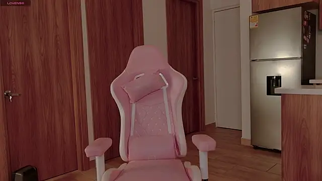 Snapshot of _bella1 chatting on 03-07-26, 06:21 bella1 online show from 03-07-26, 06:21