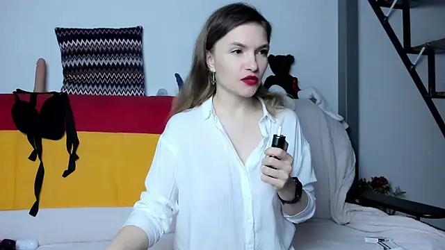 Snapshot of Katherine_Twilight chatting on 02-07-25, 03:19 Katherine Twilight online show from 02-07-25, 03:19