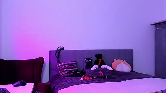 Snapshot of Katherine_Twilight chatting on 10-03-25, 03:20 Katherine Twilight online show from 10-03-25, 03:20