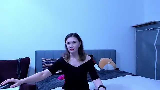 Katherine Twilight online show from 11-20-25, 03:45