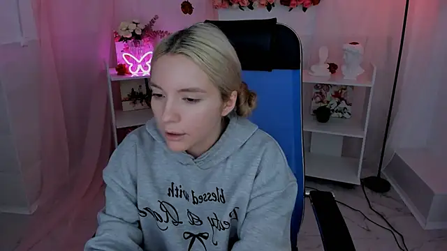 AuroraWrenfield online show from 09-09-25, 07:41