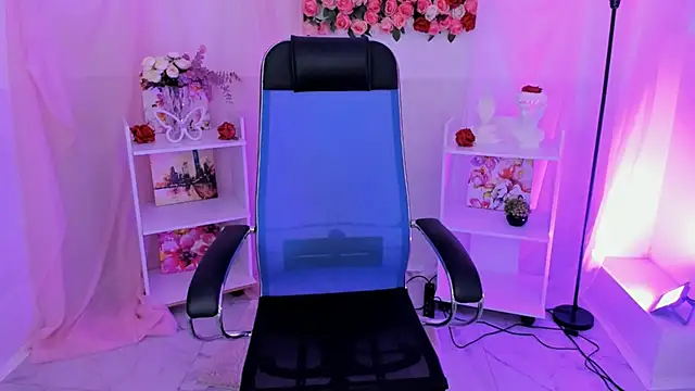 AuroraWrenfield online show from 10-27-25, 10:19