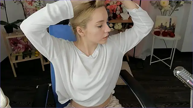 AuroraWrenfield online show from 01-06-26, 12:36