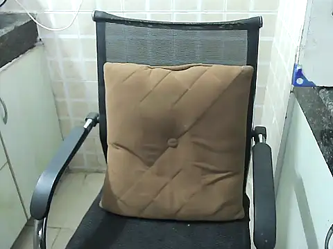 lovepihuu online show from 11-08-25, 05:40