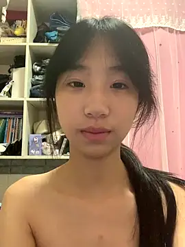 xiaotao-999 online show from 09-20-25, 04:52