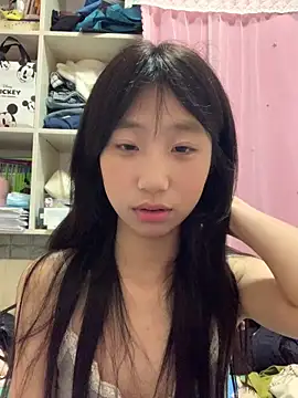 xiaotao-999 online show from 10-09-25, 04:16