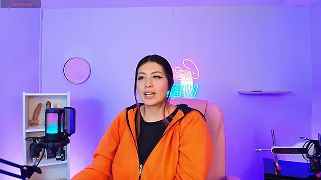 Aphriil   online show from 10-11-25, 12:10