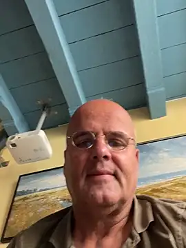 Snapshot of Renebisex chatting on 09-25-25, 10:19 Renebisex online show from 09-25-25, 10:19