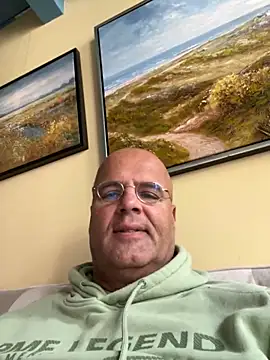 Snapshot of Renebisex chatting on 10-12-25, 10:03 Renebisex online show from 10-12-25, 10:03