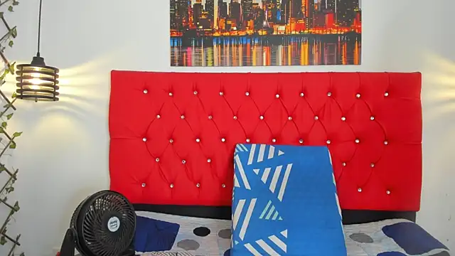 carolinacrus01 online show from 11-20-25, 02:28