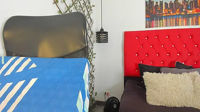 carolinacrus01 online show from 12-01-25, 03:06