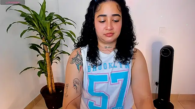 Snapshot of _kat_1995 chatting on 12-02-25, 09:54 kat 1995 online show from 12-02-25, 09:54