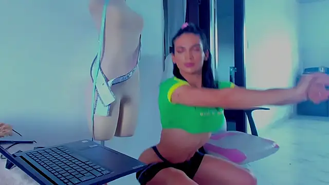 Snapshot of ISA_BELLA_VZL chatting on 04-15-26, 07:58 ISA BELLA VZL online show from 04-15-26, 07:58
