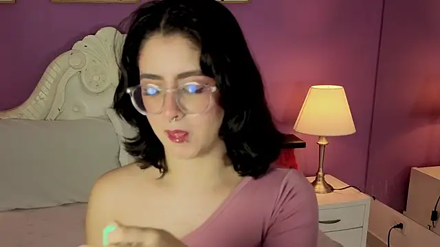 Snapshot of LiLLiAnderson chatting on 11-10-25, 11:42 LiLLiAnderson online show from 11-10-25, 11:42