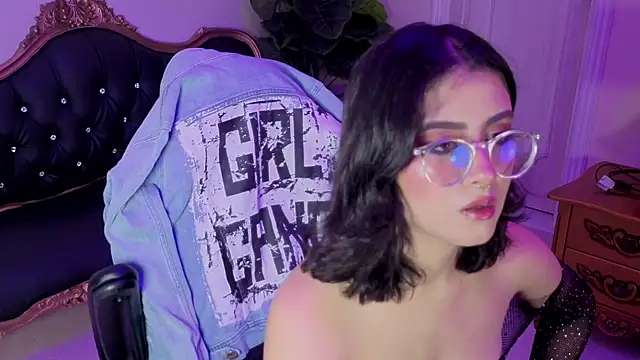 Snapshot of LiLLiAnderson chatting on 11-20-25, 11:54 LiLLiAnderson online show from 11-20-25, 11:54