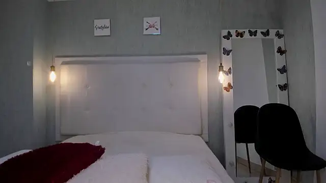 Snapshot of EsmeraldaNyx chatting on 12-02-25, 08:37 EsmeraldaNyx online show from 12-02-25, 08:37