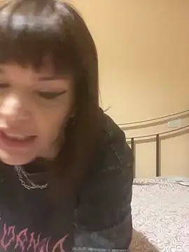 Snapshot of SarettaB90 chatting on 10-20-25, 04:40 SarettaB90 online show from 10-20-25, 04:40