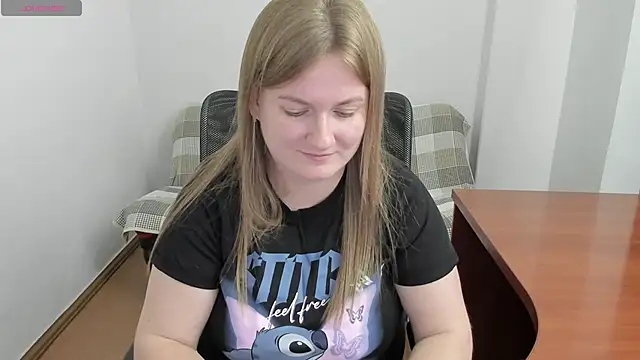 Snapshot of Alisha_Skyes chatting on 10-04-25, 04:05 Alisha Skyes online show from 10-04-25, 04:05