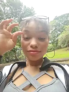 ChloeRaviss online show from 09-12-25, 07:25