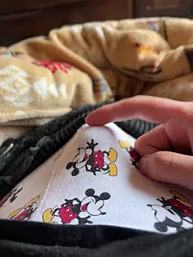 Snapshot of rrrrrriyyffhyeeee chatting on 04-05-26, 02:20 rrrrrriyyffhyeeee online show from 04-05-26, 02:20