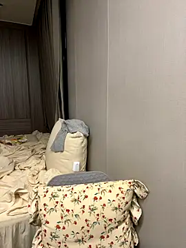 haiyan125216 online show from 10-04-25, 09:51