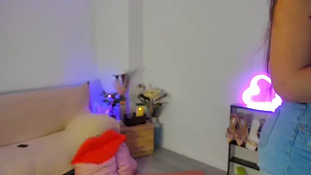 Snapshot of Kylie_Kathy chatting on 09-26-25, 06:34 Kylie Kathy online show from 09-26-25, 06:34