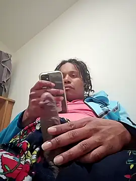 Snapshot of uratre chatting on 12-19-25, 09:27 uratre online show from 12-19-25, 09:27