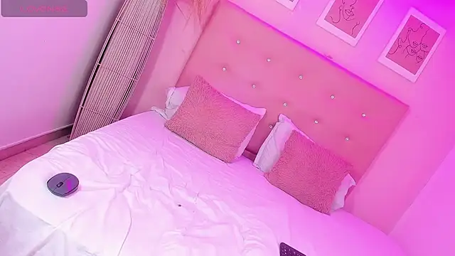 Snapshot of ANNIE_DOLCE_ chatting on 02-10-26, 10:58 ANNIE DOLCE online show from 02-10-26, 10:58