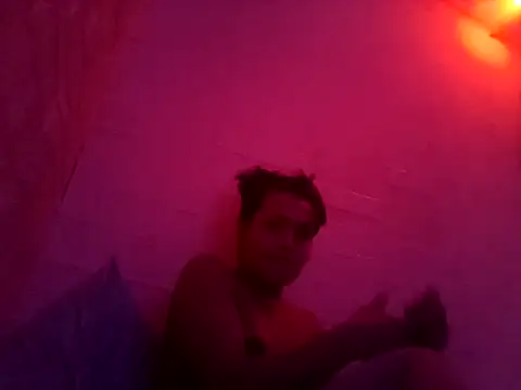 Snapshot of Kellye_hotTs chatting on 11-30-25, 12:09 Kellye hotTs online show from 11-30-25, 12:09